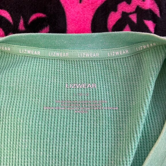 Green Long Sleeve Women's Top - Picture 5 of 5